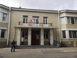 Главный вход в здание